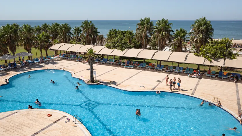 Бассейн у моря, Турция