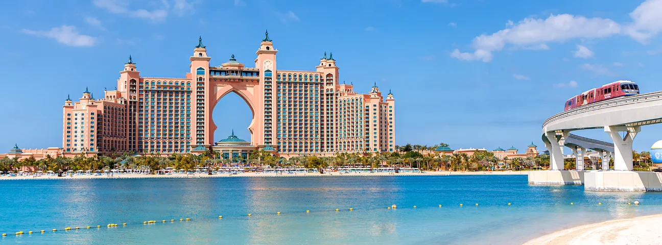 Курортный комплекс Atlantis The Palm в Дубае на побережье Персидского залива — идеальный выбор для туров в Арабские Эмираты по системе всё включено